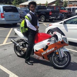 Meet your Posher, Devin